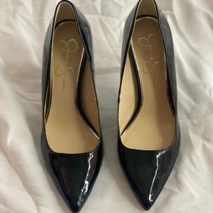 Jessica Simpson black pumps size 71/2